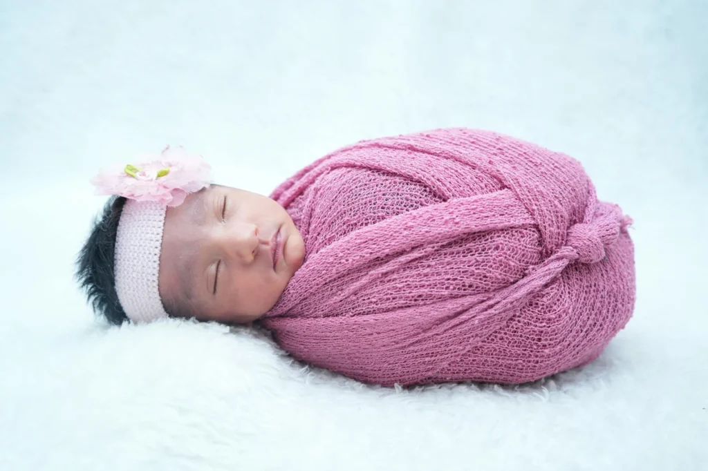 Yenidoğan İlk Ay: 04 Haftalık Bebek Bakım Rehberi