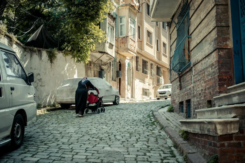 Bebek Arabası Seçimi: Şehir, Seyahat ve Araziye Uygun Rehber