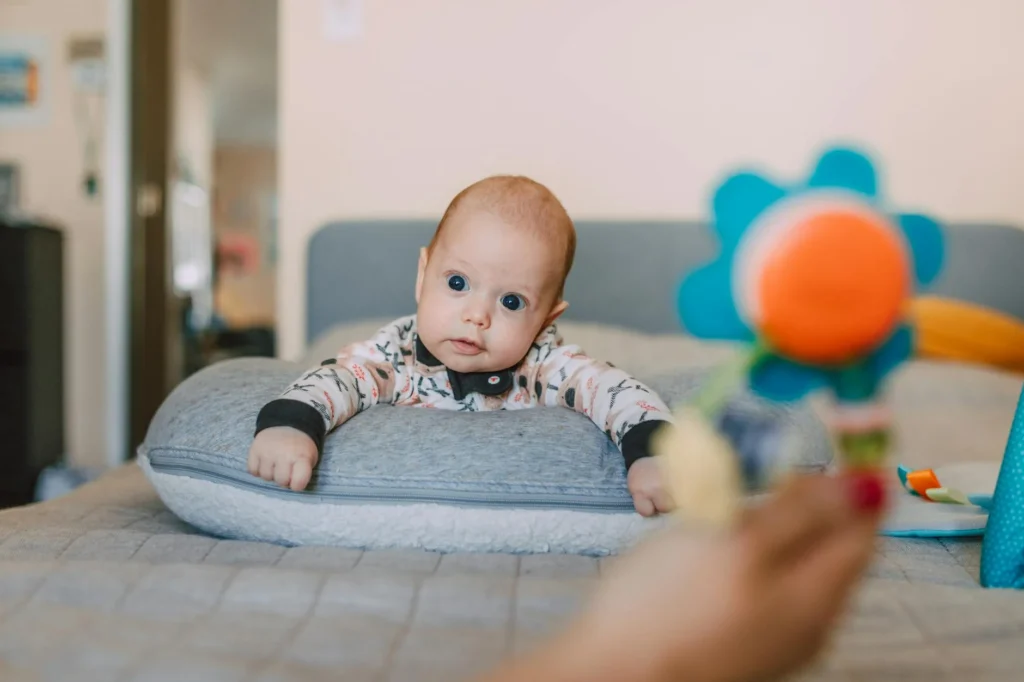 9 Haftalık Bebeğiniz İçin Karın Üstü Zamanı (Tummy Time) Oyunları