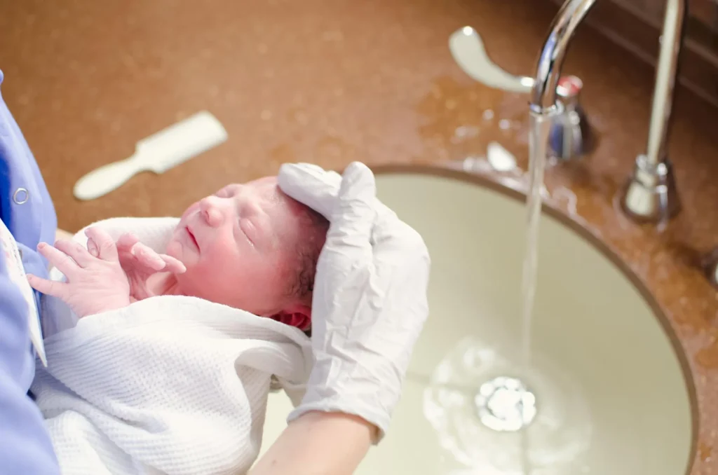 4 Haftalık Bebek: Banyo Rutinini Nasıl Sakinleştirirsiniz?