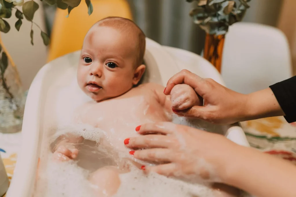 4 Haftalık Bebek: Banyo Rutinini Nasıl Sakinleştirirsiniz?